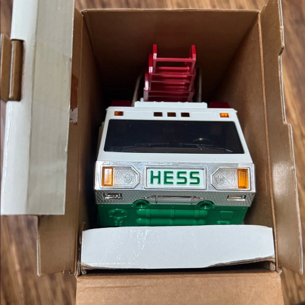Vintage Hess 1996 Emergency Truck collectible toy new in box